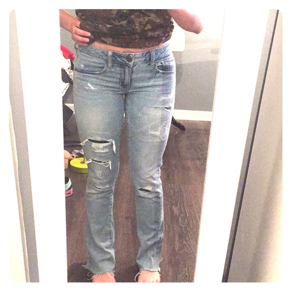 no show ripped jeans